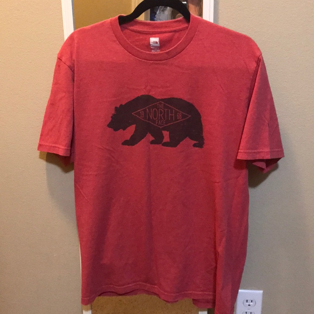 Men’s The North Face t-shirt
